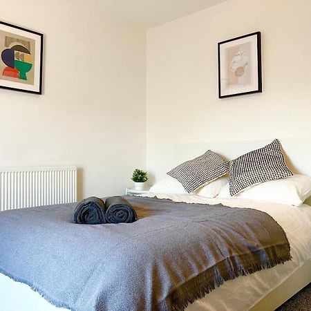 Beautiful Two Bedroom Cottage Morriston Exterior foto