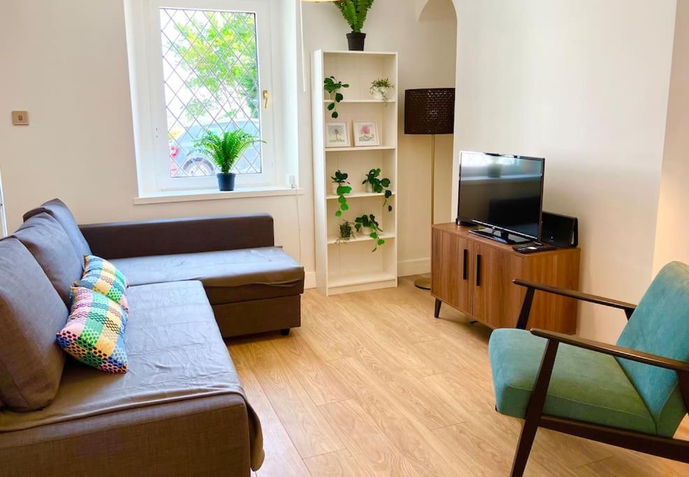 Beautiful Two Bedroom Cottage Morriston Exterior foto