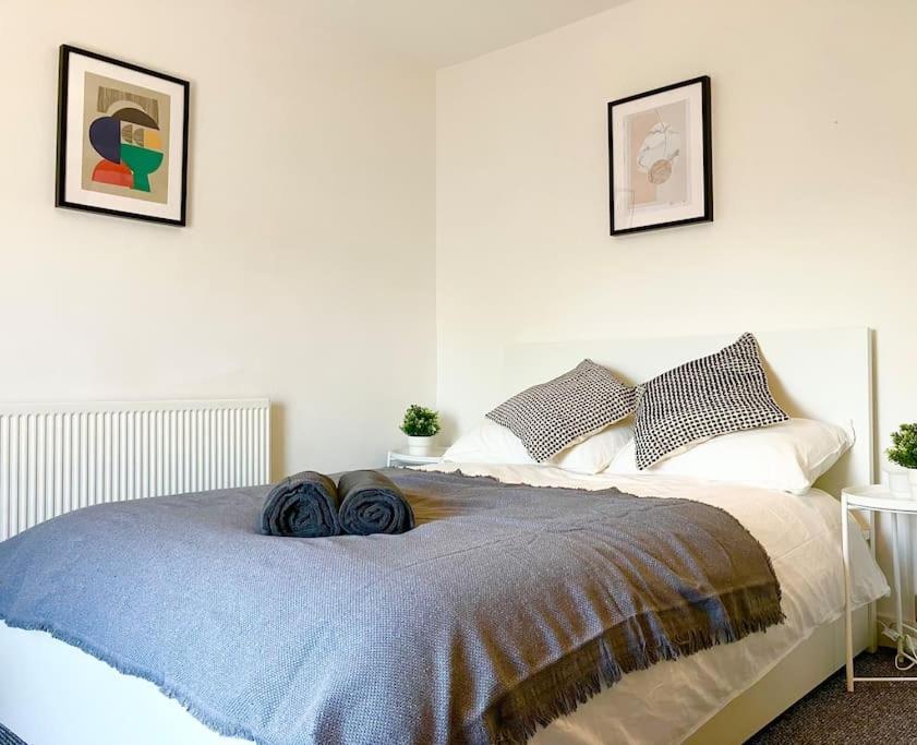 Beautiful Two Bedroom Cottage Morriston Exterior foto